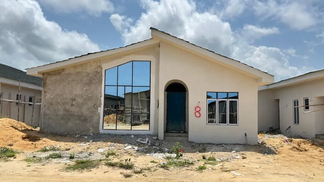 3 BEDROOM BUNGALOW WITH BQ FOR SALE AT IBEJU-LEKKI IN GRANVILLE ESTATE — photo 3