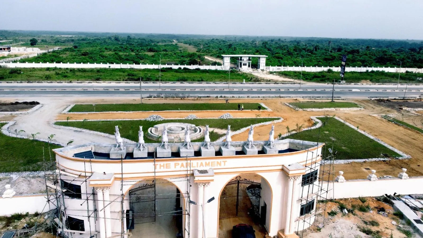 500SQM LAND FOR SALE IN IBEJU-LEKKI IN THE HOUSE OF PARLIAMENT 