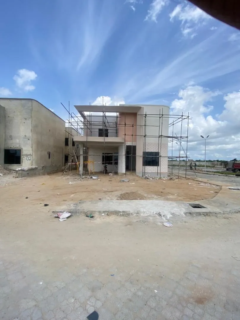 5 BEDROOM DUPLEX WITH BQ FOR SALE AT IBEJU-LEKKI IN ASAKE COTTAGE — photo 4