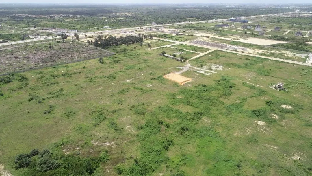 300SQM LAND FOR SALE AT IBEJU-LEKKI IN LEKKI AVIATION TOWN — photo 3
